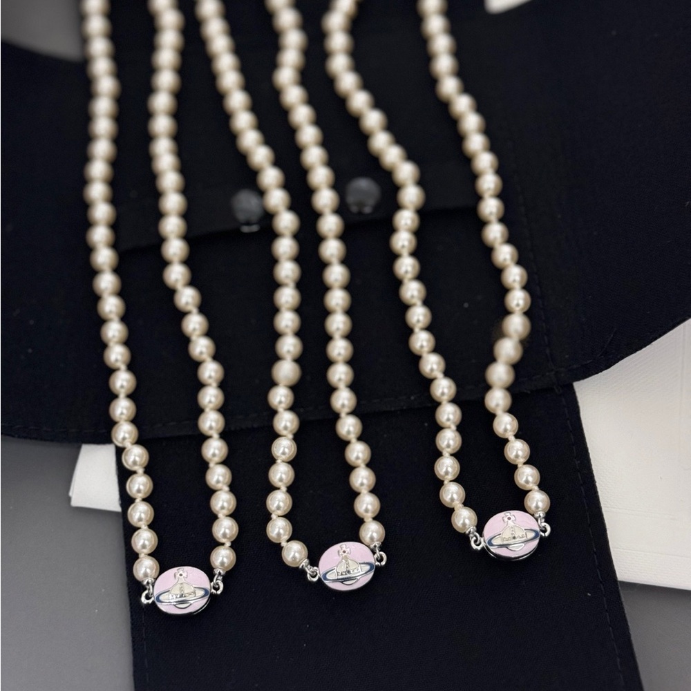 Vivienne Westwood Pearl Necklace with Silver Orb - Picture 4 of 4